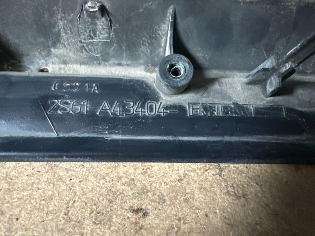 bontott FORD FIESTA V Hátsó Rendszámtábla Világítás