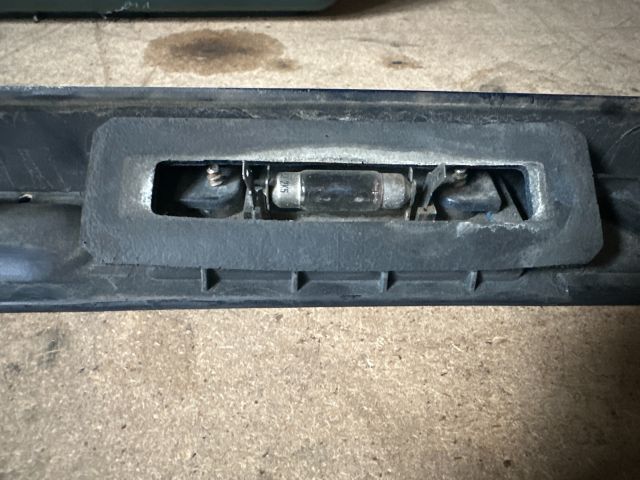 bontott FORD FIESTA V Hátsó Rendszámtábla Világítás