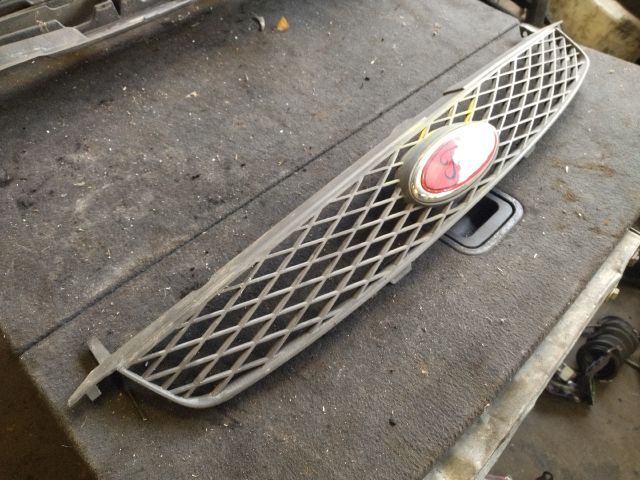 bontott FORD FIESTA V Hűtőrács