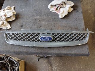 bontott FORD FIESTA V Hűtőrács