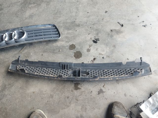 bontott FORD FIESTA V Hűtőrács