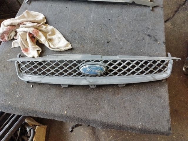 bontott FORD FIESTA V Hűtőrács