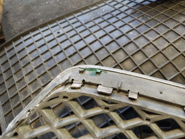 bontott FORD FIESTA V Hűtőrács