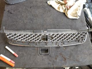 bontott FORD FIESTA V Hűtőrács