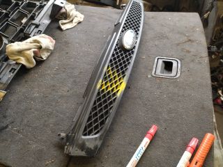 bontott FORD FIESTA V Hűtőrács