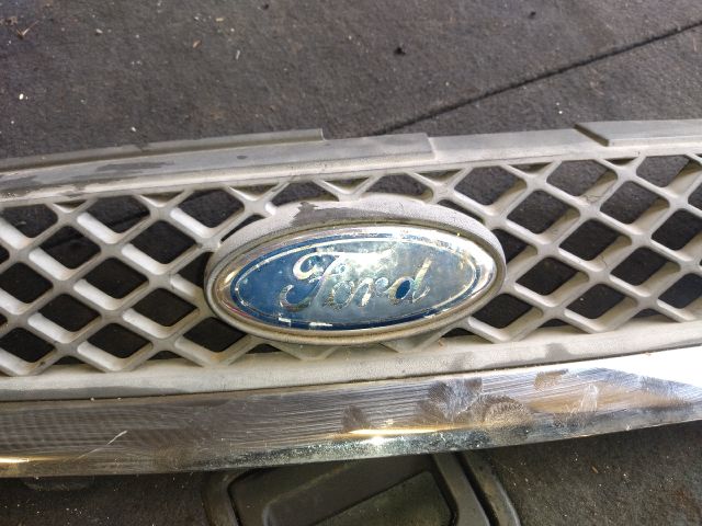 bontott FORD FIESTA V Hűtőrács