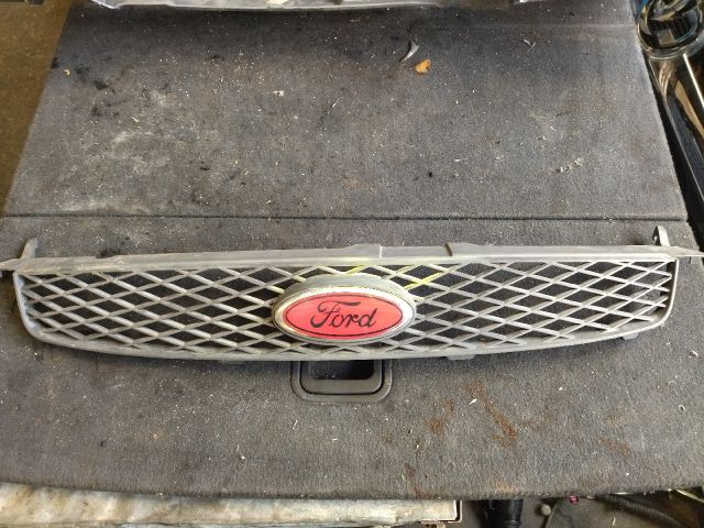 bontott FORD FIESTA V Hűtőrács