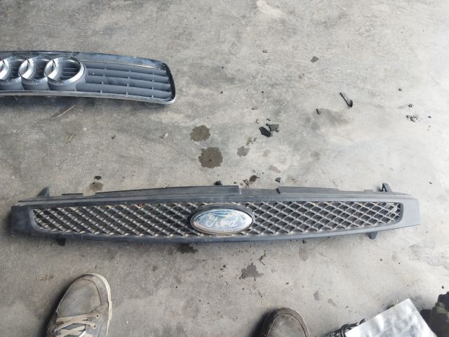 bontott FORD FIESTA V Hűtőrács