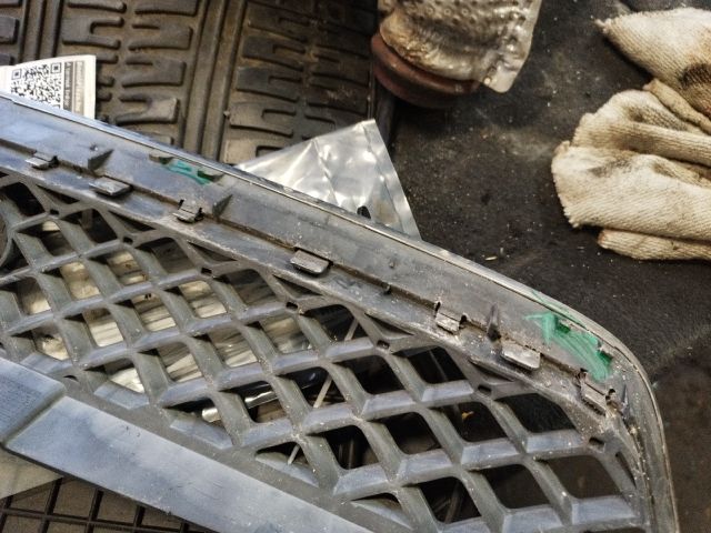 bontott FORD FIESTA V Hűtőrács