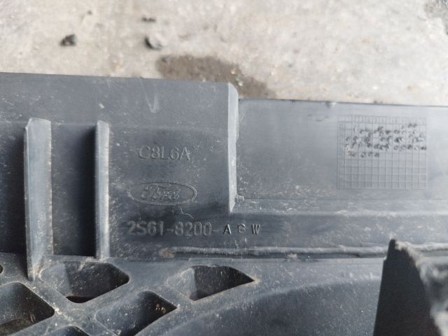 bontott FORD FIESTA V Hűtőrács