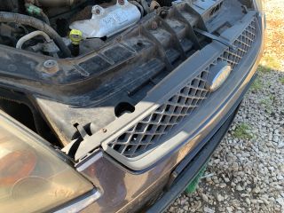 bontott FORD FIESTA V Hűtőrács