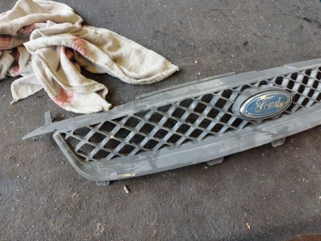 bontott FORD FIESTA V Hűtőrács