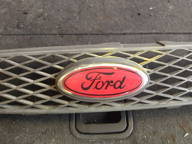 bontott FORD FIESTA V Hűtőrács