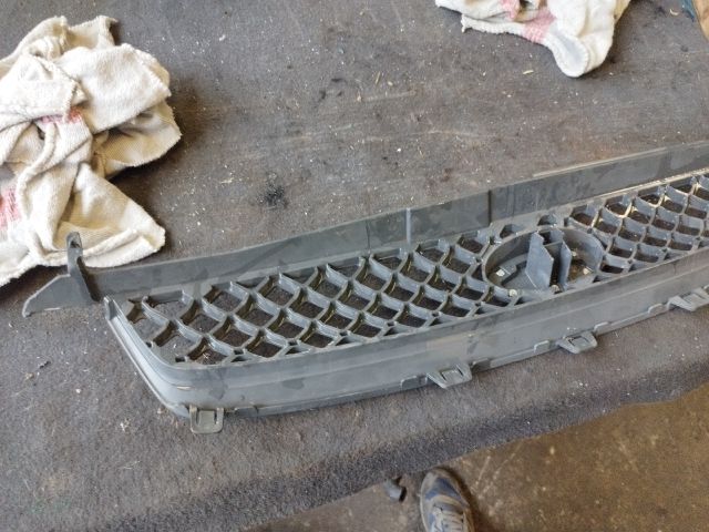 bontott FORD FIESTA V Hűtőrács