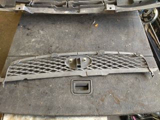 bontott FORD FIESTA V Hűtőrács