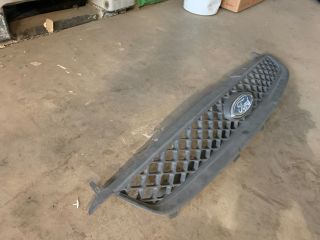 bontott FORD FIESTA V Hűtőrács