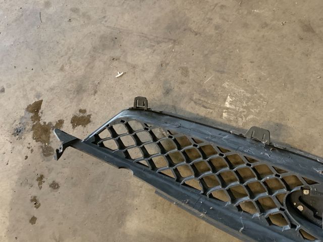 bontott FORD FIESTA V Hűtőrács