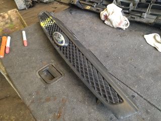 bontott FORD FIESTA V Hűtőrács