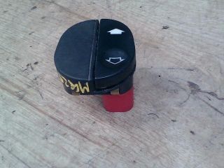 bontott FORD FIESTA V Jobb első Ablakemelő Kapcsoló