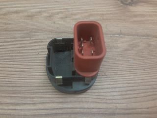 bontott FORD FIESTA V Jobb első Ablakemelő Kapcsoló