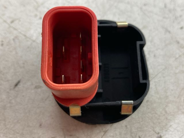 bontott FORD FIESTA V Jobb első Ablakemelő Kapcsoló