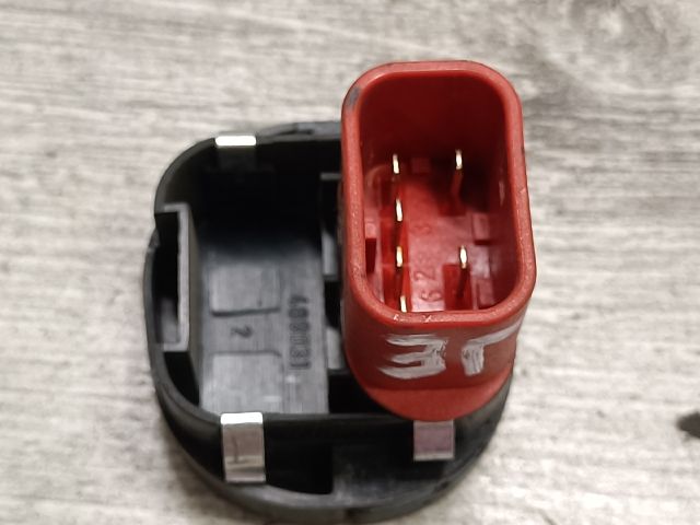 bontott FORD FIESTA V Jobb első Ablakemelő Kapcsoló