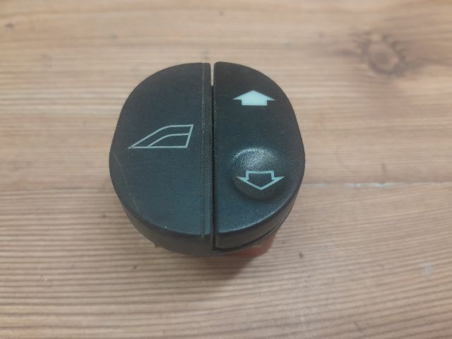 bontott FORD FIESTA V Jobb első Ablakemelő Kapcsoló