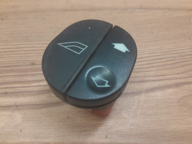 bontott FORD FIESTA V Jobb első Ablakemelő Kapcsoló