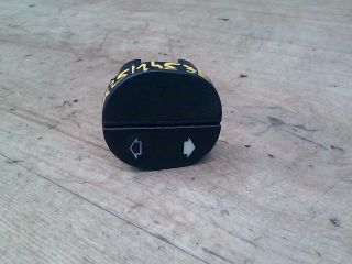 bontott FORD FIESTA V Jobb első Ablakemelő Kapcsoló