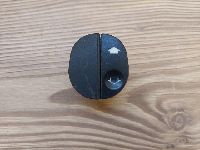 bontott FORD FIESTA V Jobb első Ablakemelő Kapcsoló