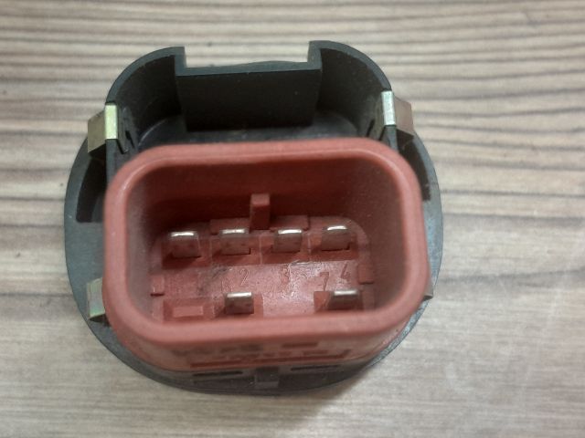 bontott FORD FIESTA V Jobb első Ablakemelő Kapcsoló