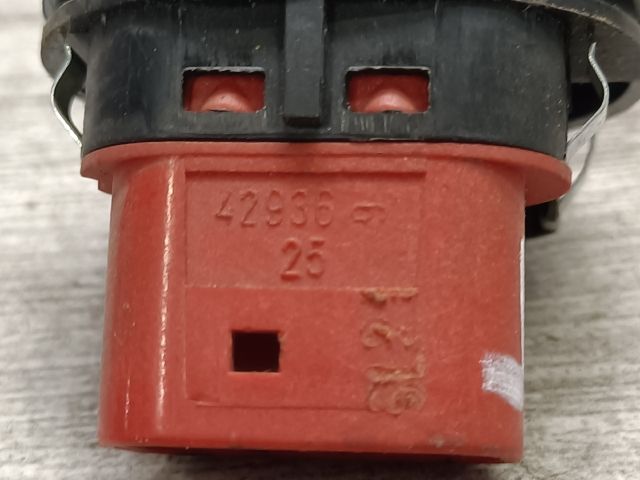 bontott FORD FIESTA V Jobb első Ablakemelő Kapcsoló