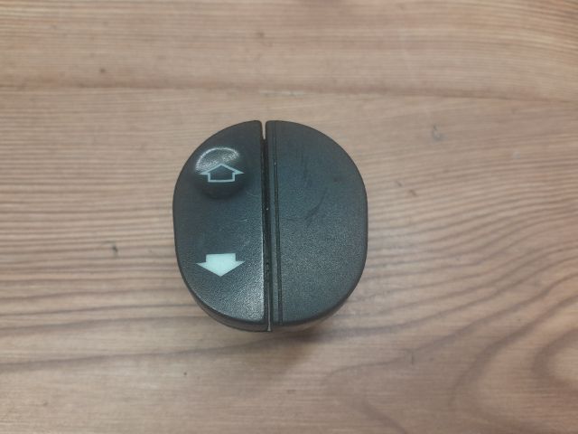 bontott FORD FIESTA V Jobb első Ablakemelő Kapcsoló