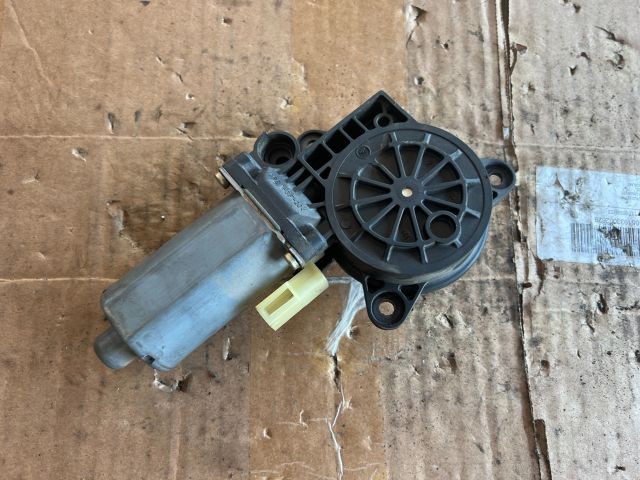 bontott FORD FIESTA V Jobb első Ablakemelő Motor