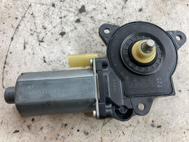 bontott FORD FIESTA V Jobb első Ablakemelő Motor