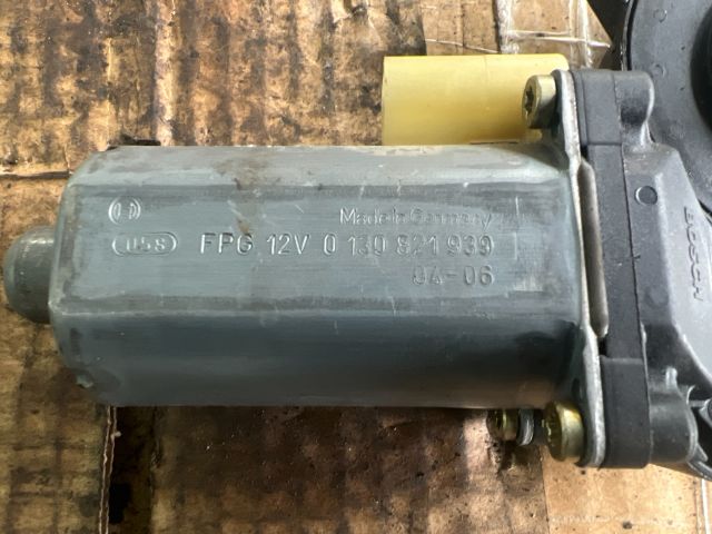 bontott FORD FIESTA V Jobb első Ablakemelő Motor