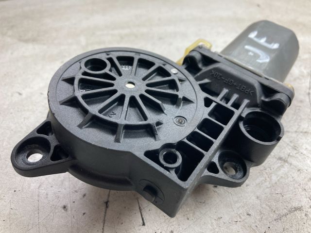 bontott FORD FIESTA V Jobb első Ablakemelő Motor