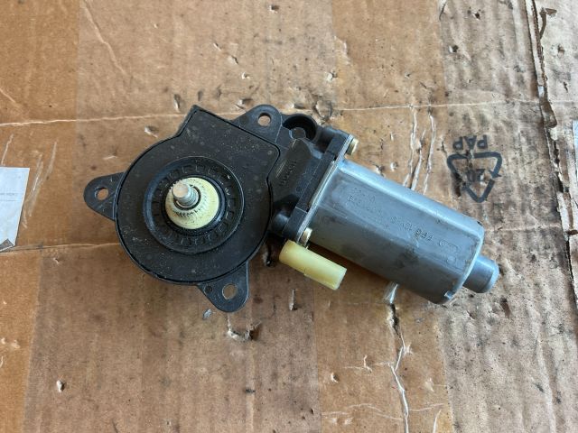 bontott FORD FIESTA V Jobb első Ablakemelő Motor