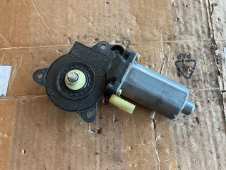 bontott FORD FIESTA V Jobb első Ablakemelő Motor