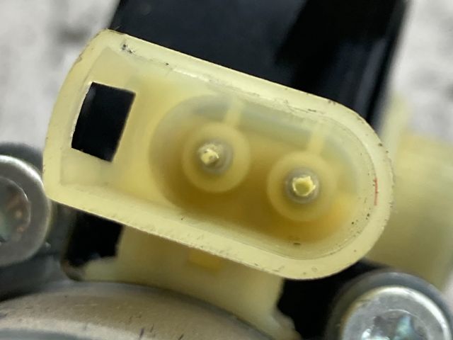 bontott FORD FIESTA V Jobb első Ablakemelő Motor