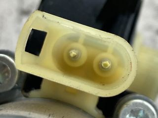 bontott FORD FIESTA V Jobb első Ablakemelő Motor