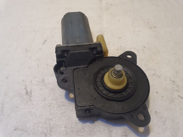 bontott FORD FIESTA V Jobb első Ablakemelő Motor