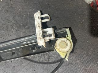 bontott FORD FIESTA V Jobb első Ablakemelő Szerkezet (Mechanikus)