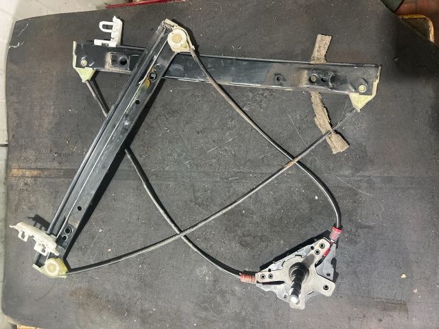 bontott FORD FIESTA V Jobb első Ablakemelő Szerkezet (Mechanikus)