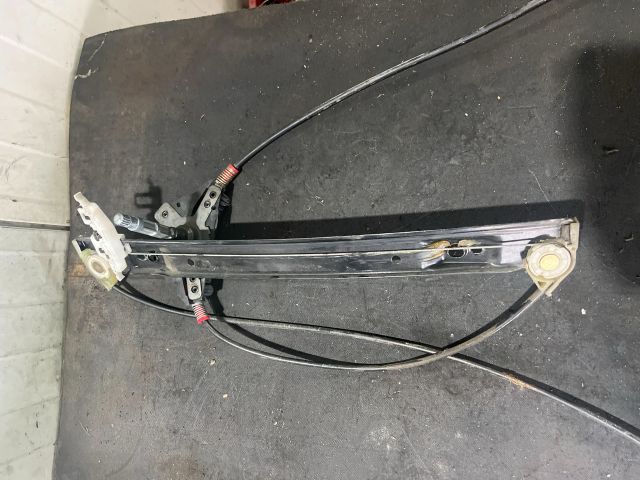 bontott FORD FIESTA V Jobb első Ablakemelő Szerkezet (Mechanikus)