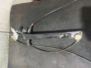 bontott FORD FIESTA V Jobb első Ablakemelő Szerkezet (Mechanikus)