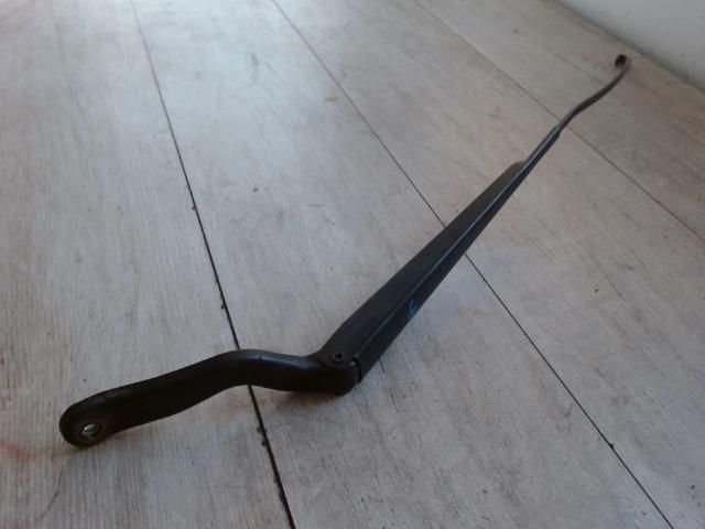 bontott FORD FIESTA V Jobb első Ablaktörlő Kar