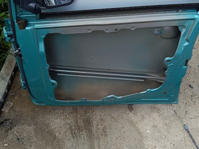 bontott FORD FIESTA V Jobb első Ajtó (Üres lemez)