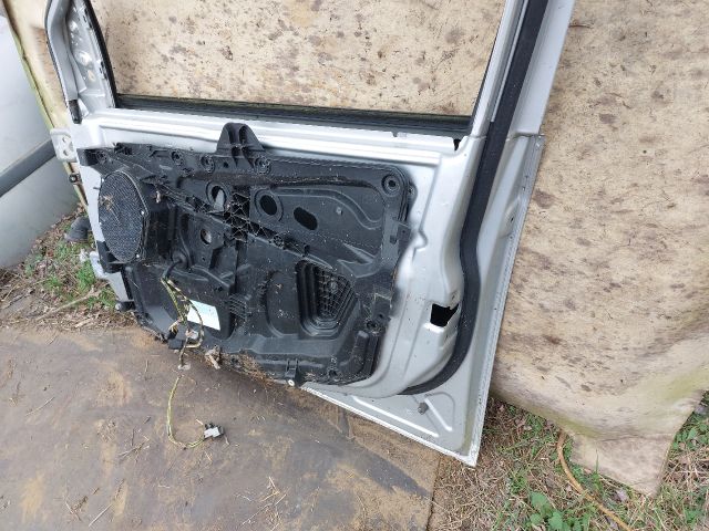 bontott FORD FIESTA V Jobb első Ajtó (Üres lemez)