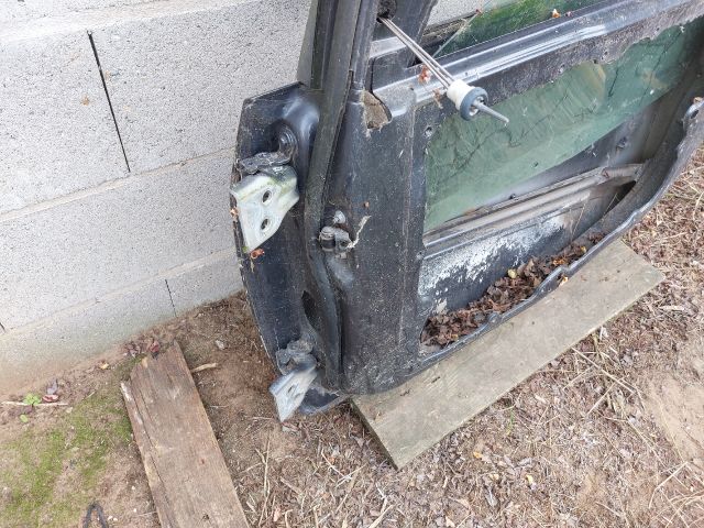 bontott FORD FIESTA V Jobb első Ajtó (Üres lemez)